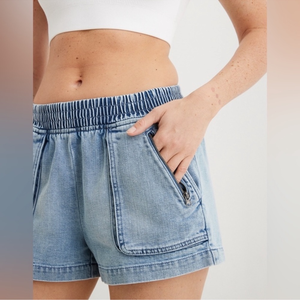 Aerie boardwalk shorts large